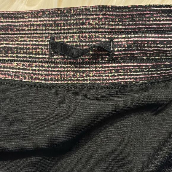 Lululemon Athletica x Peleton Limitless 4 Hotty Hot Shorts - Picture 9 of 10